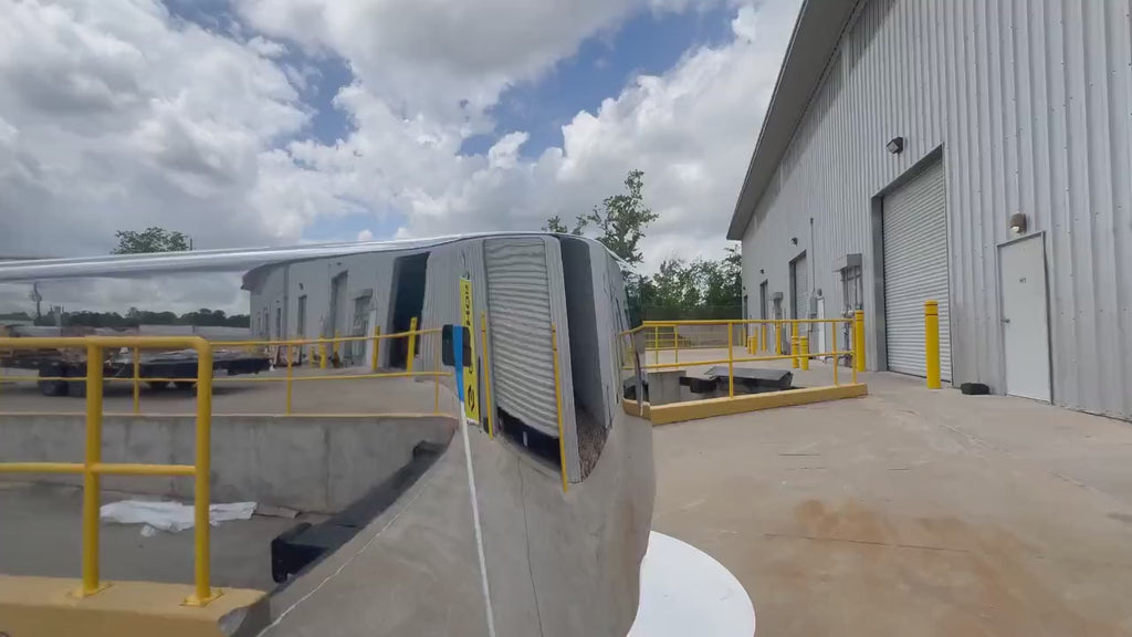 360° view — Freightliner Columbia chrome bumper